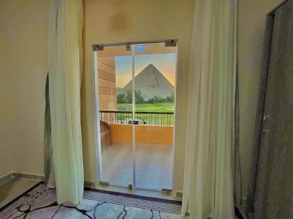 Glamour Pyramids Hotel - image 4