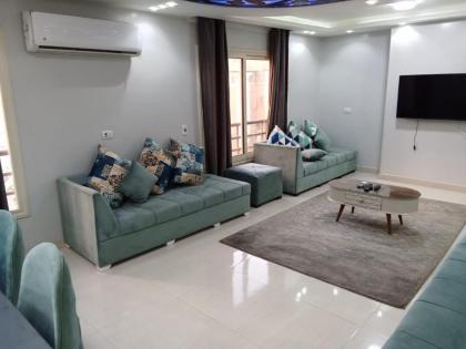 Cairo Giza cozy modern luxury apartment near the Nile and museum شقة مودرن المهندسين - image 11