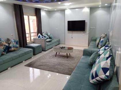 Cairo Giza cozy modern luxury apartment near the Nile and museum شقة مودرن المهندسين - image 13