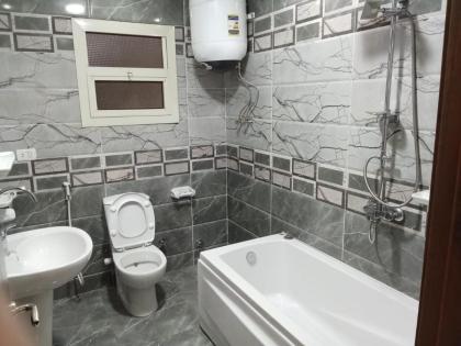 Cairo Giza cozy modern luxury apartment near the Nile and museum شقة مودرن المهندسين - image 8