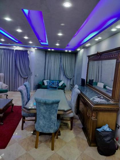 اهلا بكل الساده الضيوف Cairo