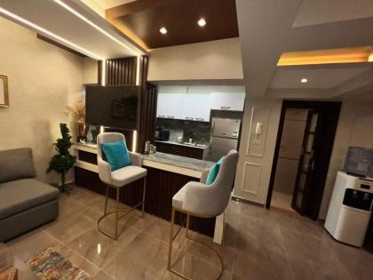 private luxury flat with garden - image 11