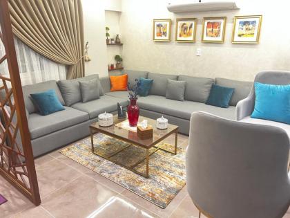 private luxury flat with garden - image 12