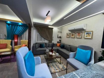 private luxury flat with garden - image 2