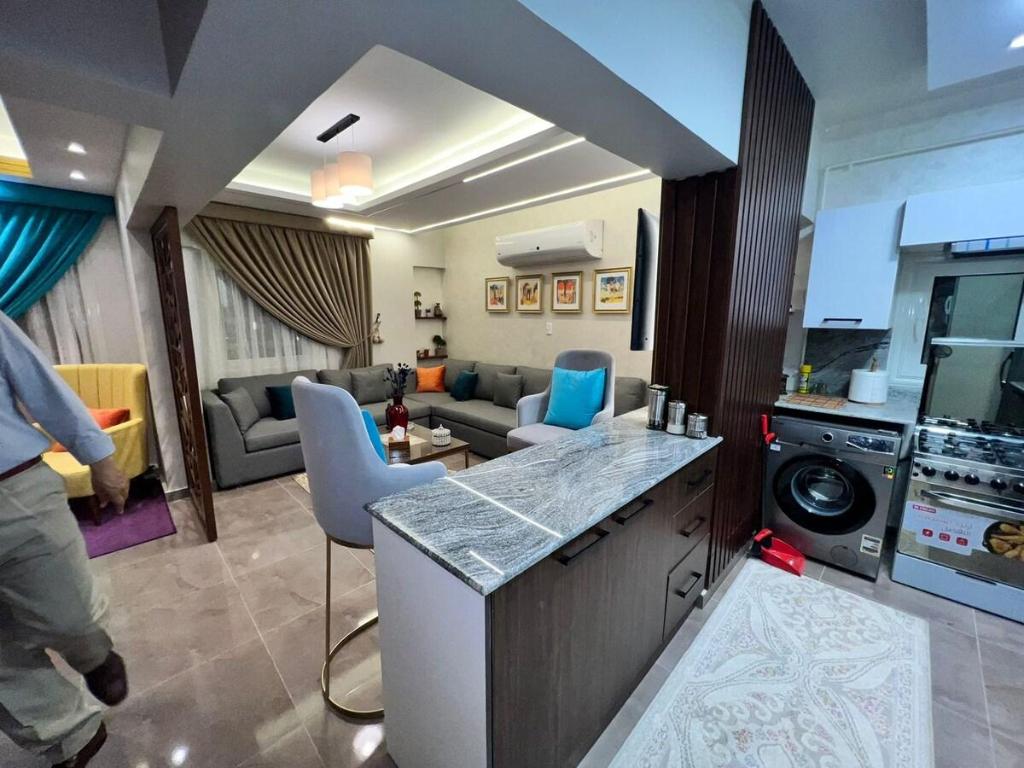 private luxury flat with garden - image 3