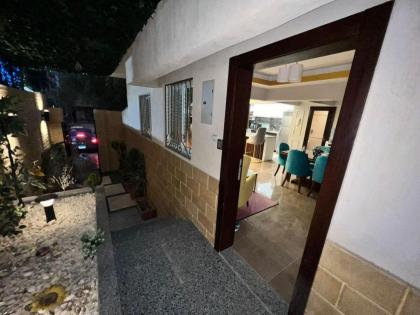 private luxury flat with garden - image 6