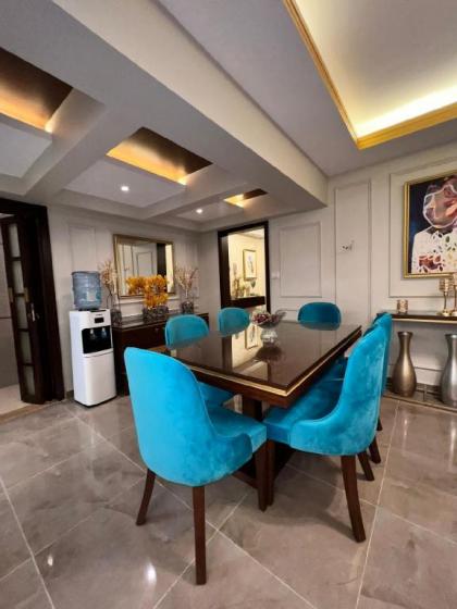 private luxury flat with garden - image 7