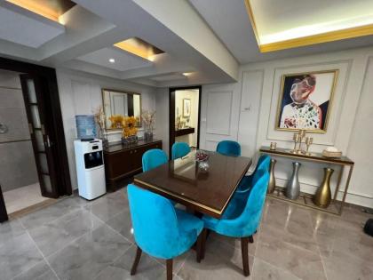 private luxury flat with garden - image 8