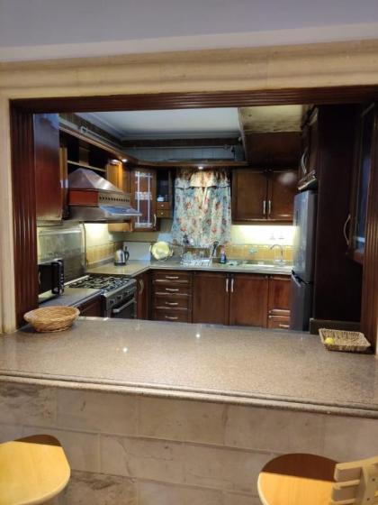 Orange apartment  - image 5