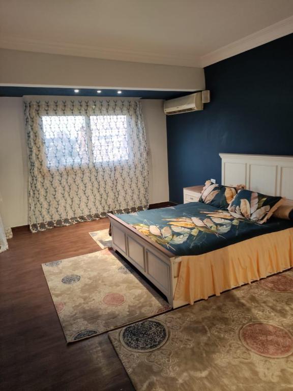 Orange apartment  - image 7