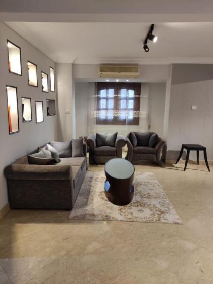 Orange apartment  - image 8