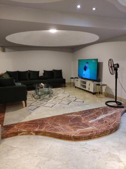 Orange apartment  - image 9