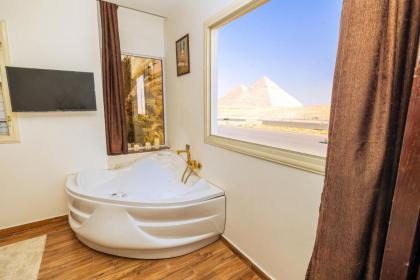 White Pyramids Inn Cairo
