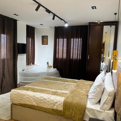 White Pyramids Inn - image 15