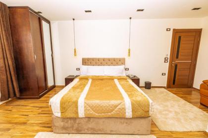 White Pyramids Inn - image 18