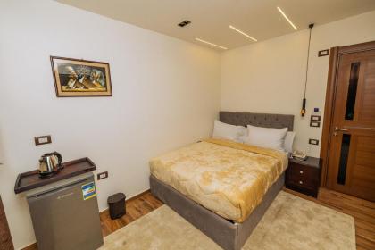 White Pyramids inn - image 22