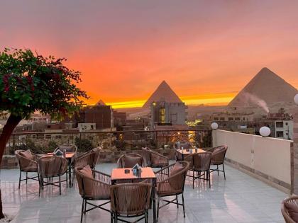 PYRAMIDS HOMELAND INN - image 11