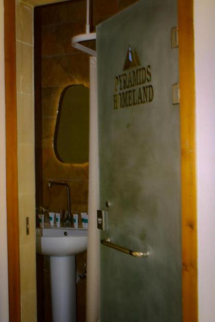 PYRAMIDS HOMELAND INN - image 21