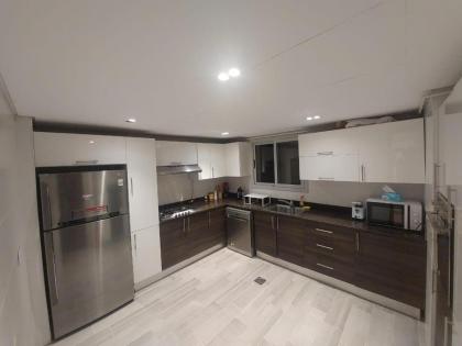 CFC Luxurious 4BR Apartment Remarkable value unbeatable Location - image 12