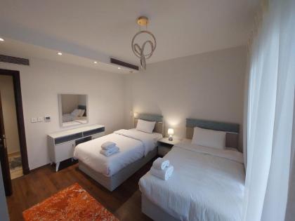 CFC Luxurious 4BR Apartment Remarkable value unbeatable Location - image 16