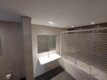 CFC Luxurious 4BR Apartment Remarkable value unbeatable Location - image 19