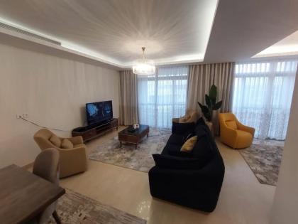 CFC Luxurious 4BR Apartment Remarkable value unbeatable Location - image 20