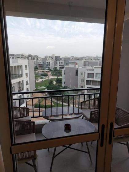 CFC Luxurious 4BR Apartment Remarkable value unbeatable Location - image 23