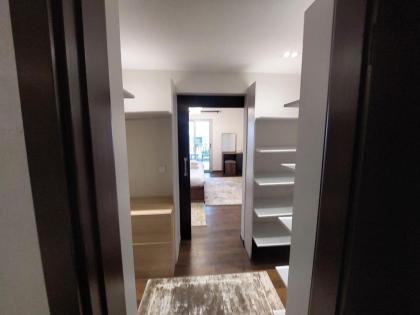 CFC Luxurious 4BR Apartment Remarkable value unbeatable Location - image 29