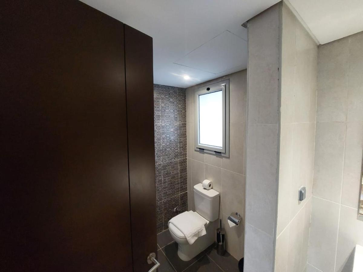 CFC Luxurious 4BR Apartment Remarkable value unbeatable Location - image 3