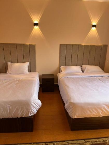 pyramid view inn - image 3