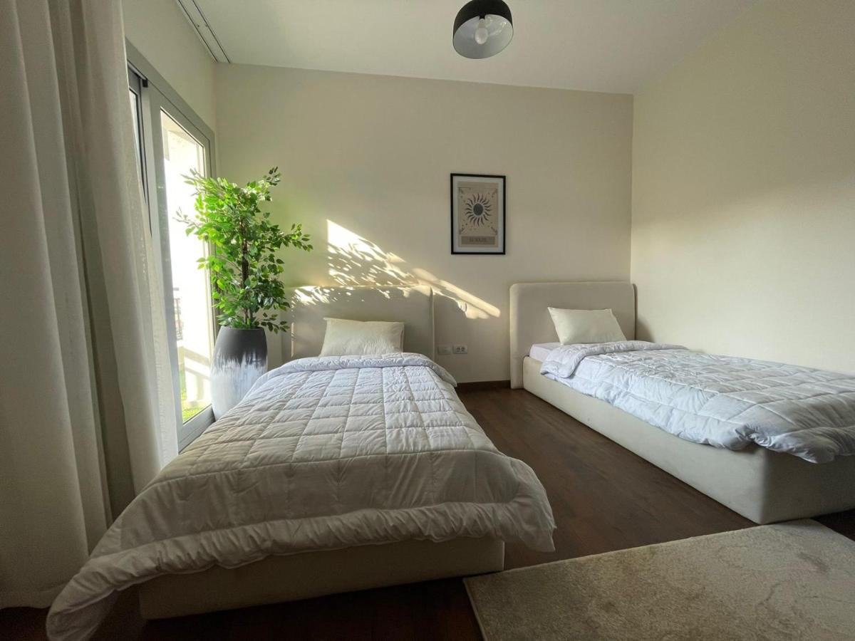 Cairo Festival City Cozy & Modern 3BR Apartment - image 2