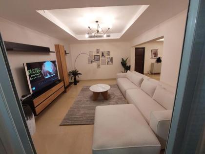 Cairo Festival City Cozy & Modern 3BR Apartment - image 8