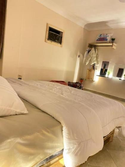 Luxary wooden apartment near airport