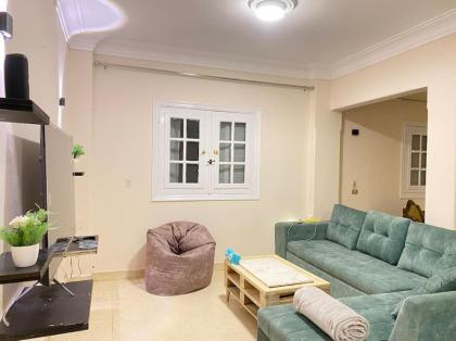 Luxary wooden apartment near airport - image 10
