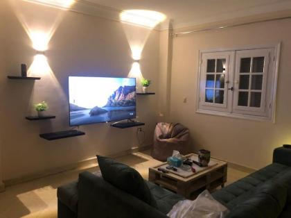 Luxary wooden apartment near airport - image 17