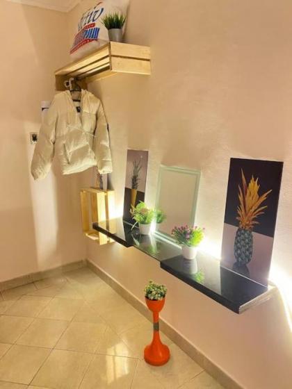 Luxary wooden apartment near airport - image 19