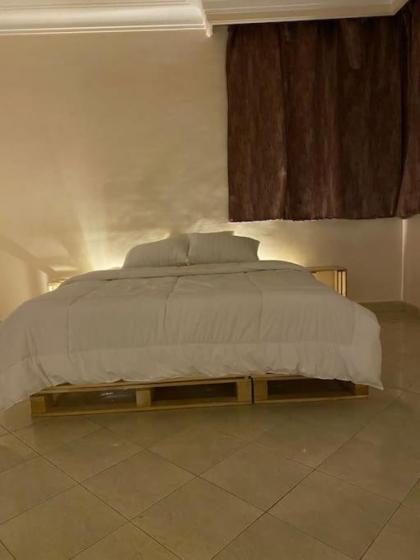Luxary wooden apartment near airport - image 26
