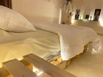 Luxary wooden apartment near airport - image 4