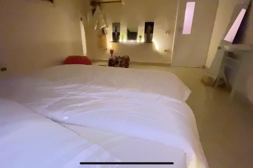 Luxary wooden apartment near airport - image 6