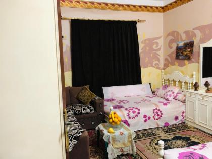 Solly Pyramids Guest House