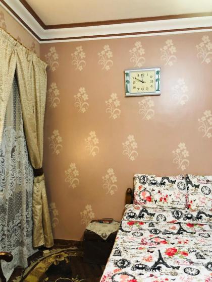 Solly Pyramids Guest House - image 13