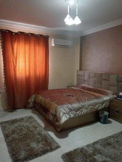 Pyramids apartment - image 8