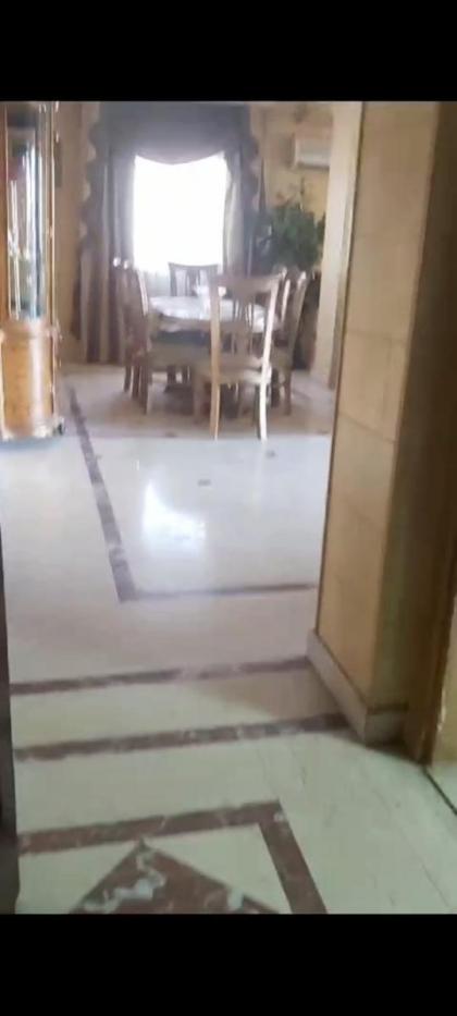 شقه للايجار مفروشه 260 م شارع جامعة الدول العربية الرئيسي المهندسين - image 3