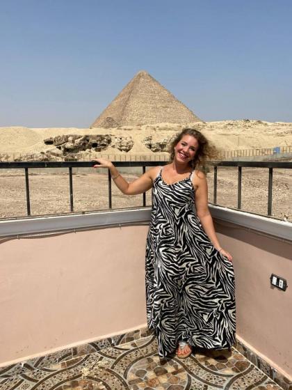 Live pyramids