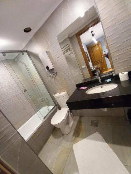 Royal Garden Hotel & Restaurant - image 11