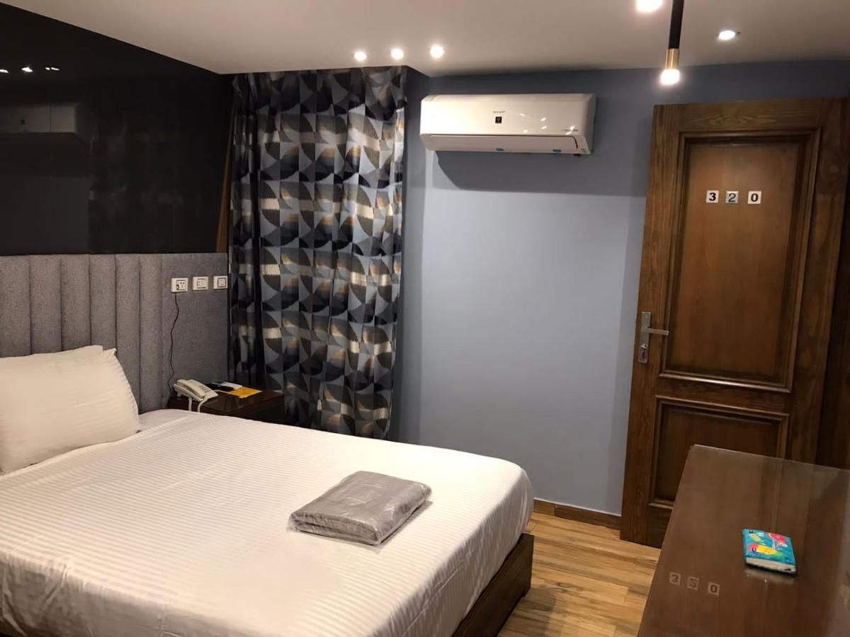 Royal Garden Hotel & Restaurant - image 2