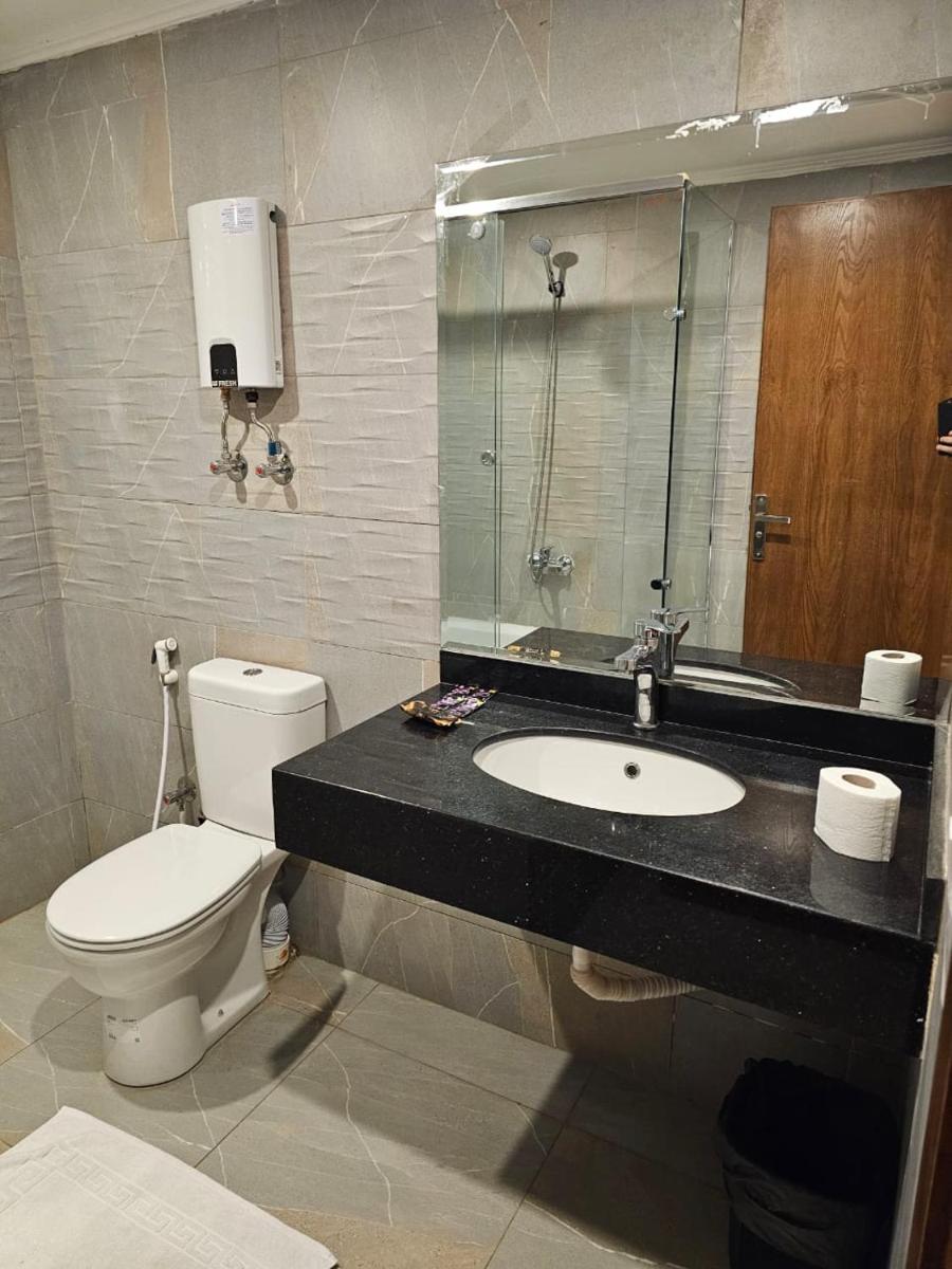 Royal Garden Hotel & Restaurant - image 7