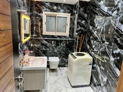newly furnished flat in taj city compound - image 16