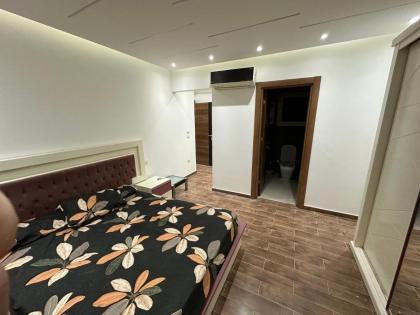 newly furnished flat in taj city compound - image 3