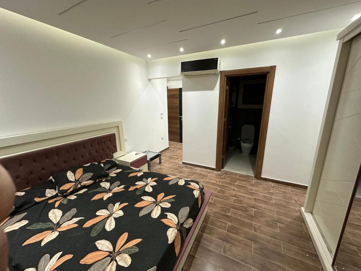 newly furnished flat in taj city compound - image 3
